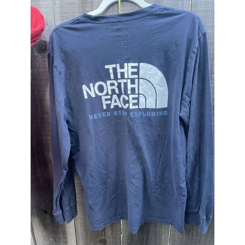 The North Face Lot of 2 T shirt men large red Long Sleeve black Short Sleeve